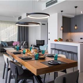 Luxury 5-Bedroom Villa with Sea-Views and Infinity Pool near Dubrovnik – Sleeps 10